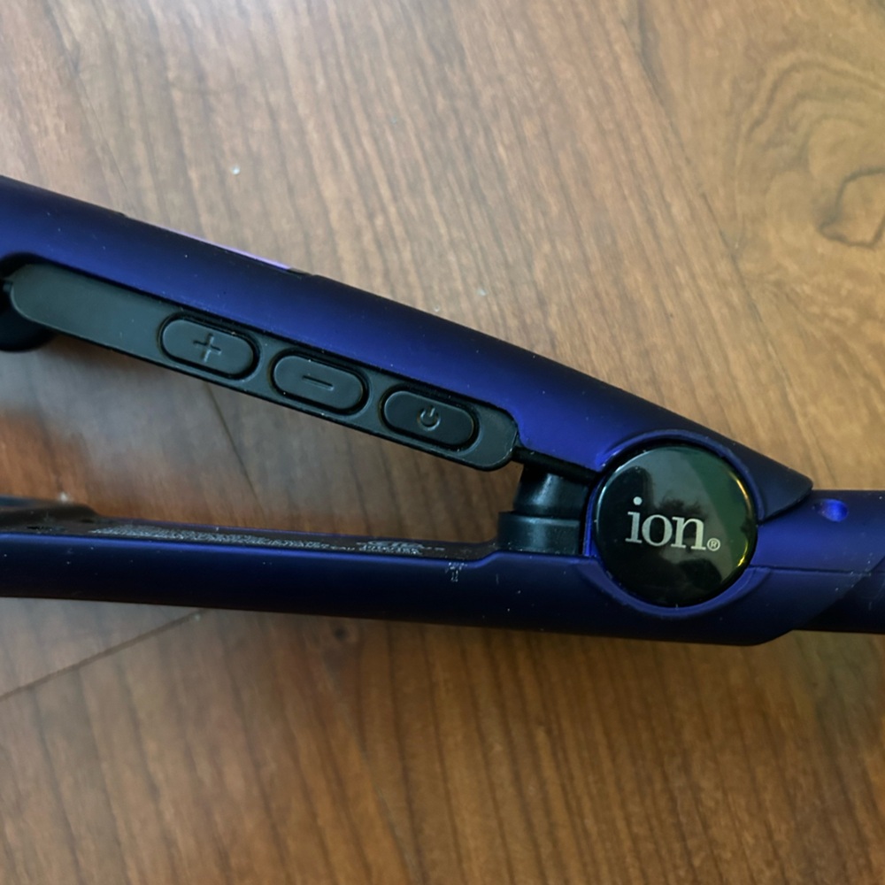 Purple Titanium Pro Triple Barrel Waver - Picture 3 of 6